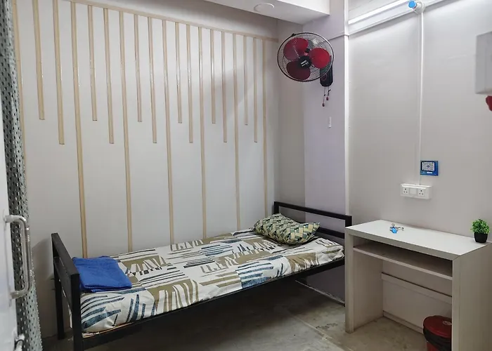 Little While Elitz-Budget & Backpacker Friendly Micro Hotel-Near Metro